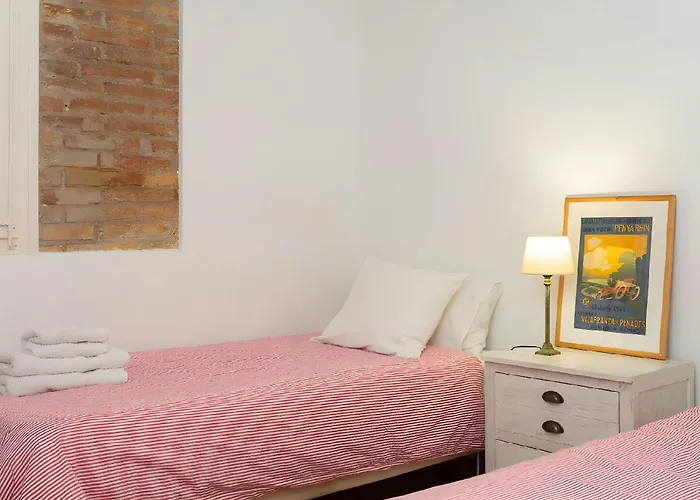 Fantastic apartment near Plaça Francesc Macia in L\'Eixample Esquerra