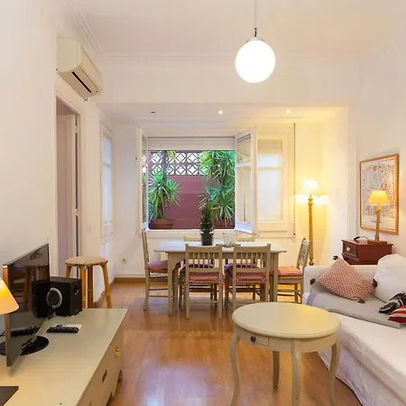 Fantastic apartment near Plaça Francesc Macia in L'Eixample Esquerra Barcelone Extérieur photo